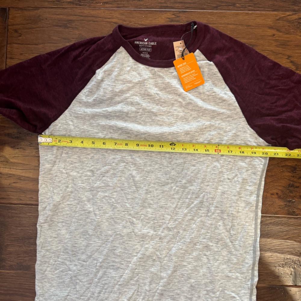 American Eagle NWT Men’s Active Flex T-Shirt Gray Burgundy Size M - Picture 3 of 7